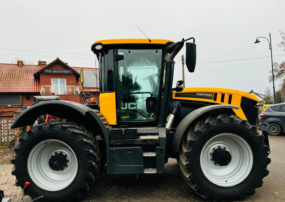 JCB FASTRAC 4220 - Трактор: снимка 5 JCB FASTRAC 4220 - Трактор: снимка 5