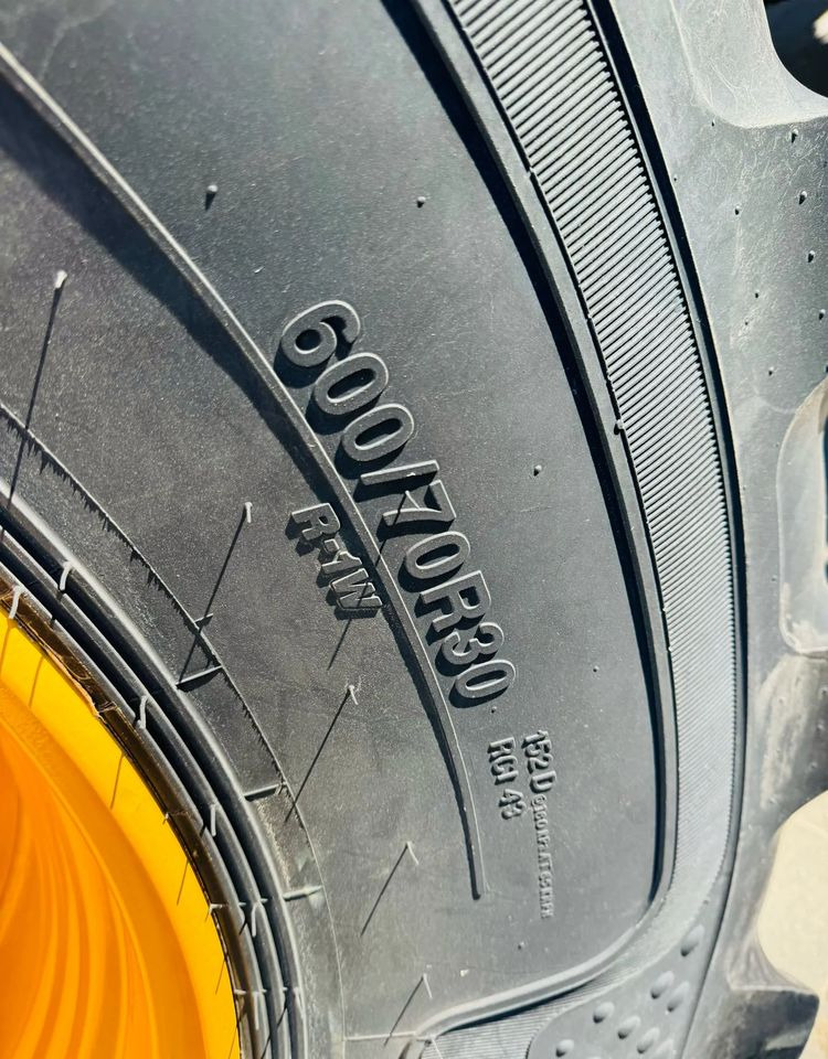 JCB Fastrac 4220 - Трактор: снимка 5 JCB Fastrac 4220 - Трактор: снимка 5