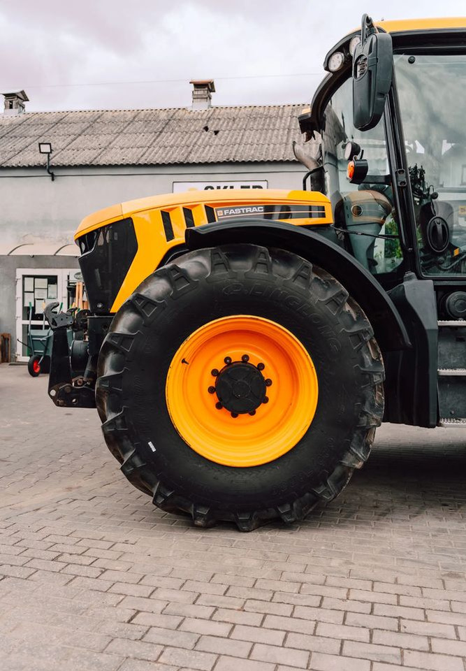 JCB Fastrac 4220 - Трактор: снимка 2 JCB Fastrac 4220 - Трактор: снимка 2