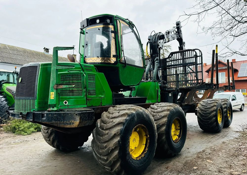 John Deere 1910E - Форвардер: снимка 1 John Deere 1910E - Форвардер: снимка 1