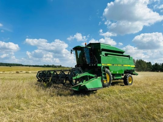 John Deere 2066 - Зърнокомбайн: снимка 1 John Deere 2066 - Зърнокомбайн: снимка 1