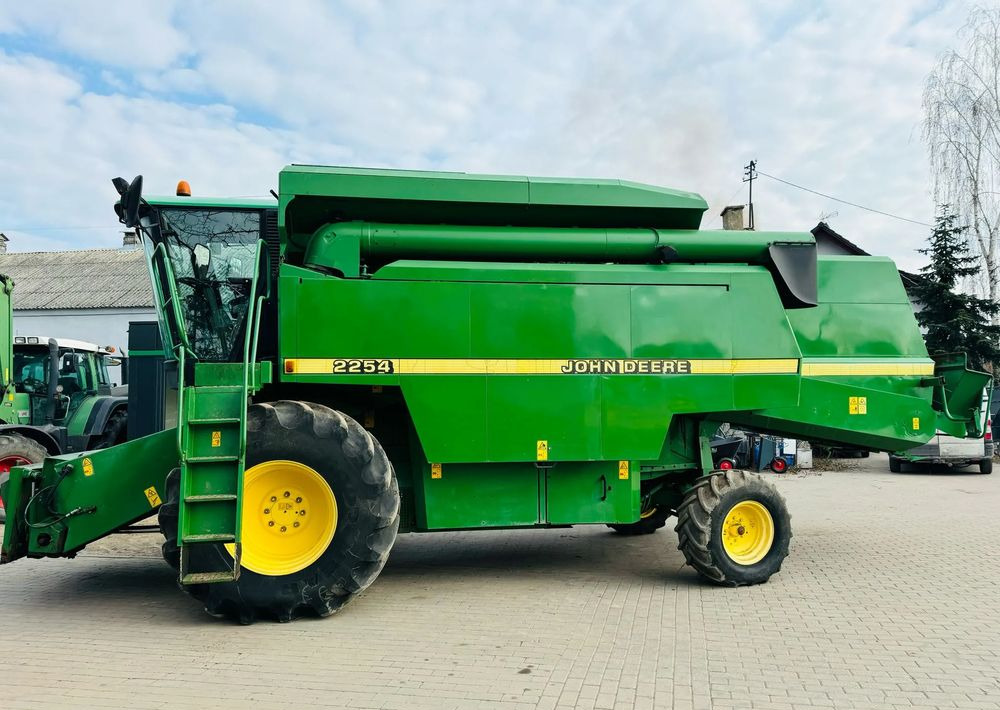 Зърнокомбайн John Deere 2254: снимка 9