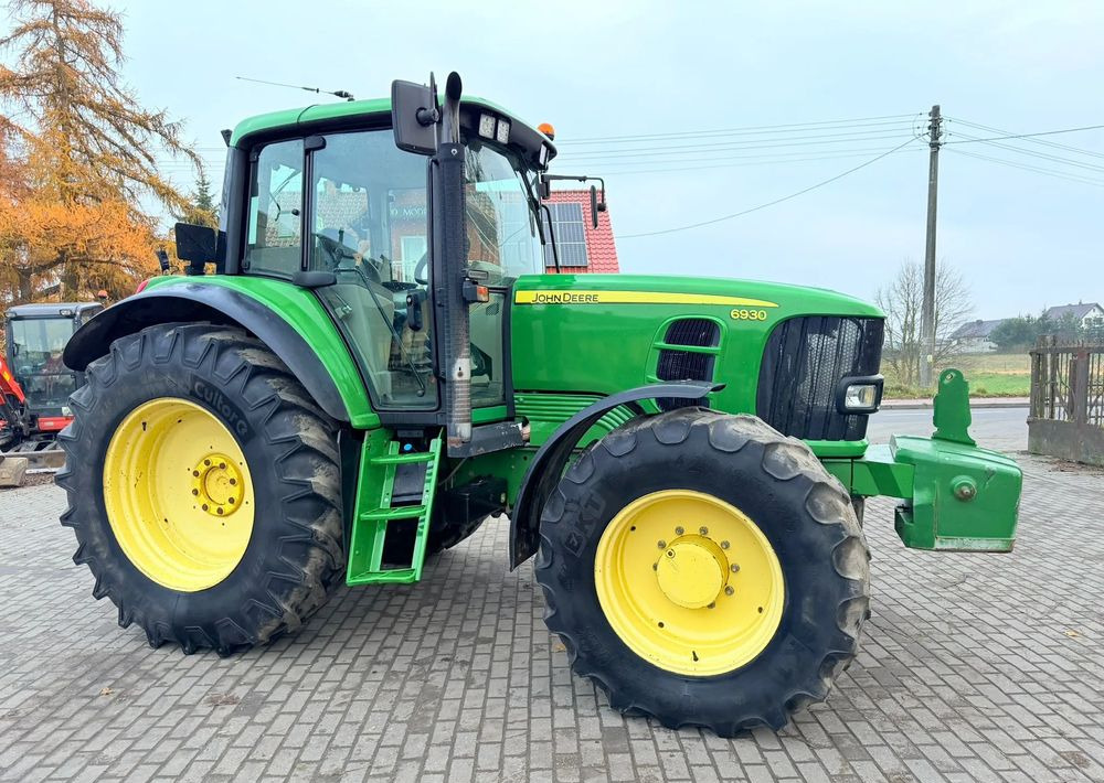 John Deere 6930 - Трактор: снимка 3 John Deere 6930 - Трактор: снимка 3