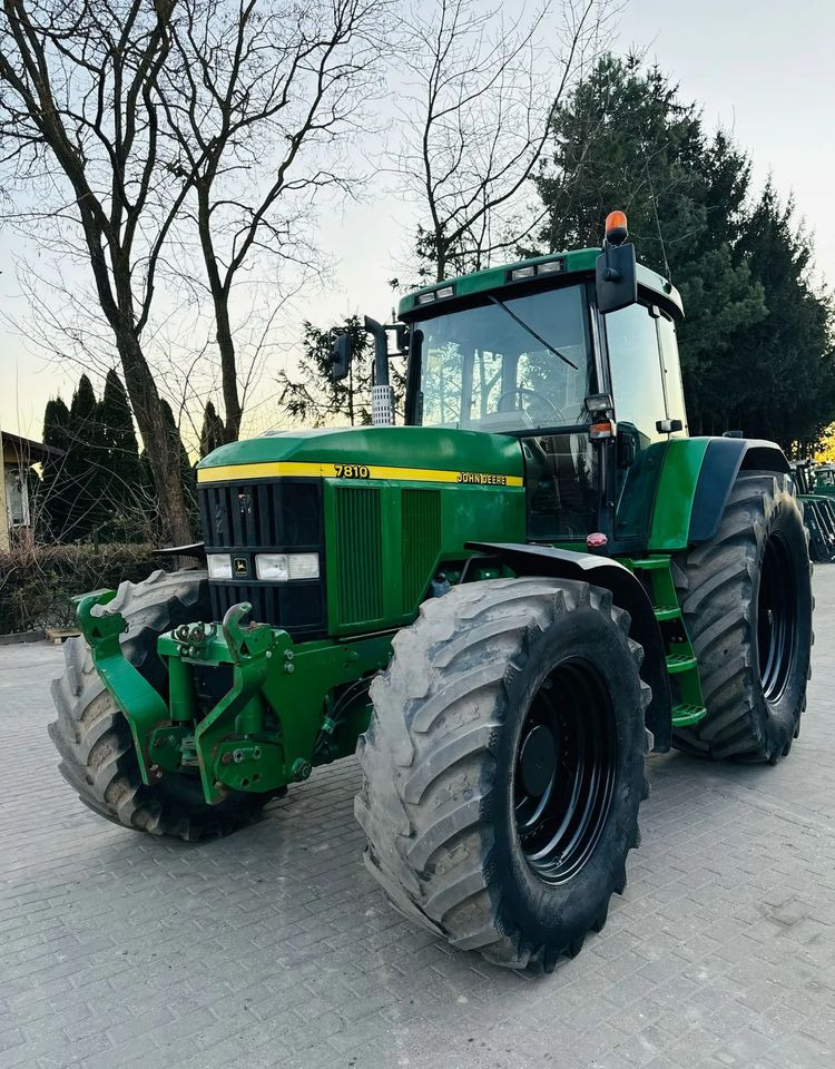 John Deere 7810 - Трактор: снимка 1 John Deere 7810 - Трактор: снимка 1