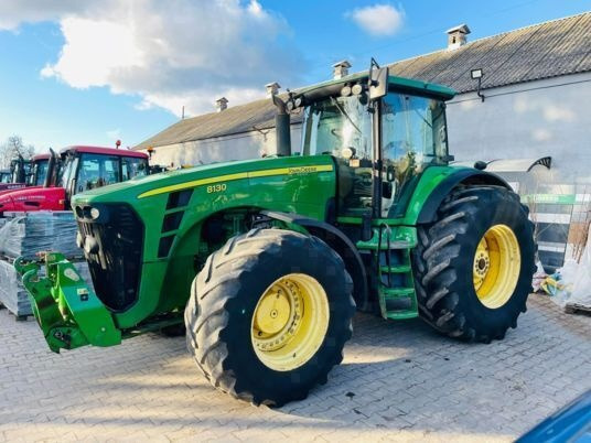 John Deere 8130 - Трактор: снимка 3 John Deere 8130 - Трактор: снимка 3
