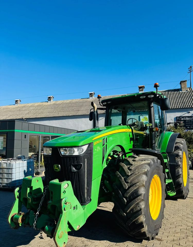 John Deere 8260R - Трактор: снимка 4 John Deere 8260R - Трактор: снимка 4