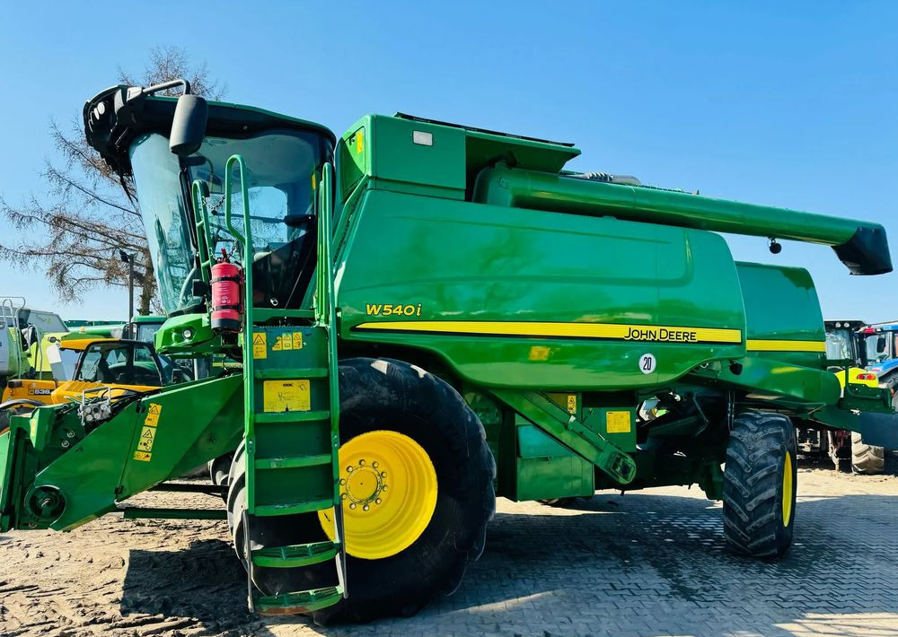 John Deere W540i - Зърнокомбайн: снимка 3 John Deere W540i - Зърнокомбайн: снимка 3