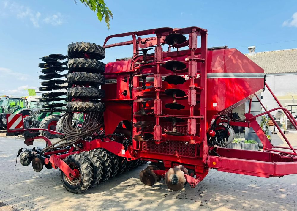Kverneland U-drill 6000 - Сеялка: снимка 1 Kverneland U-drill 6000 - Сеялка: снимка 1