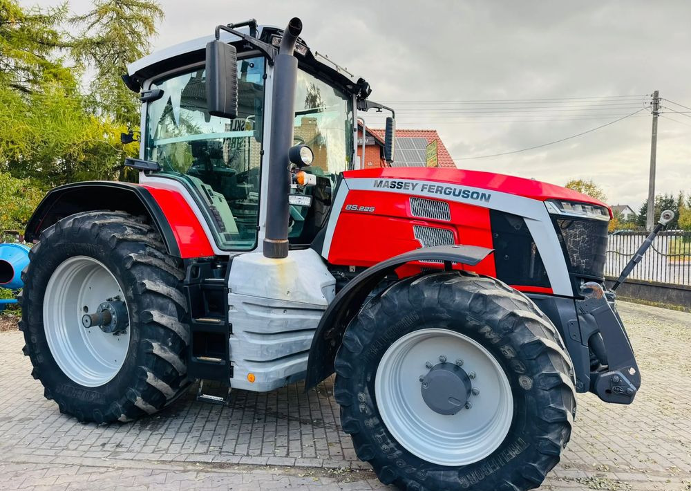 Massey Ferguson 8S.225 - Трактор: снимка 3 Massey Ferguson 8S.225 - Трактор: снимка 3