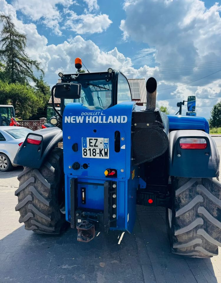 New Holland L7.42 - Телескопичен товарач: снимка 4 New Holland L7.42 - Телескопичен товарач: снимка 4