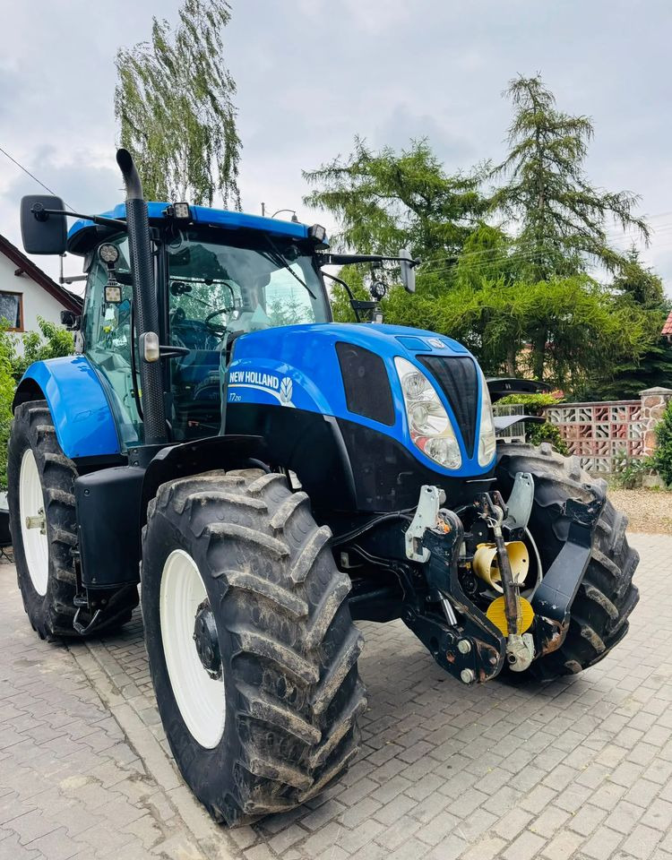 New Holland T7.210 - Трактор: снимка 2 New Holland T7.210 - Трактор: снимка 2