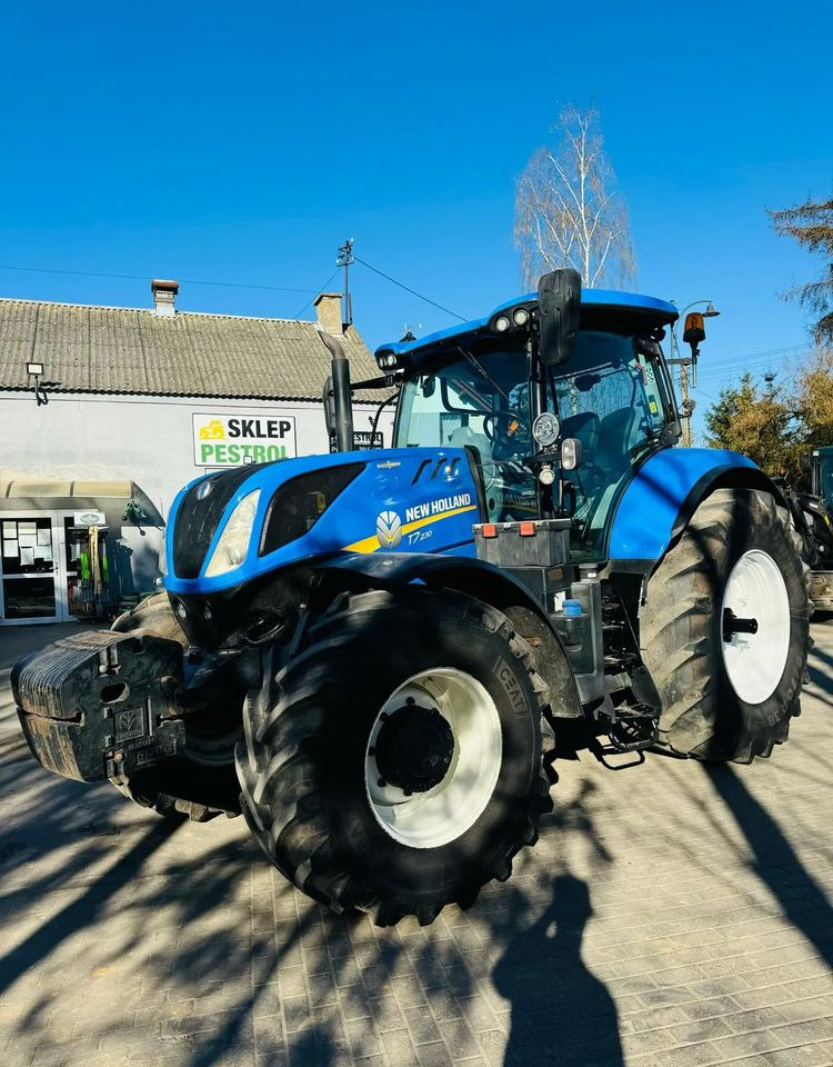 New Holland T7.230 - Трактор: снимка 2 New Holland T7.230 - Трактор: снимка 2