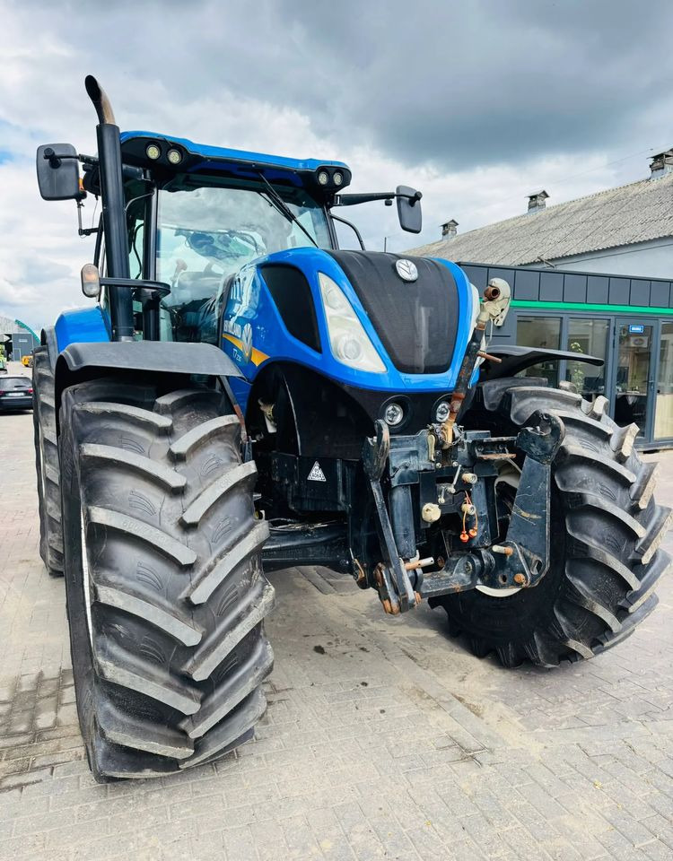 New Holland T7.230 - Трактор: снимка 2 New Holland T7.230 - Трактор: снимка 2