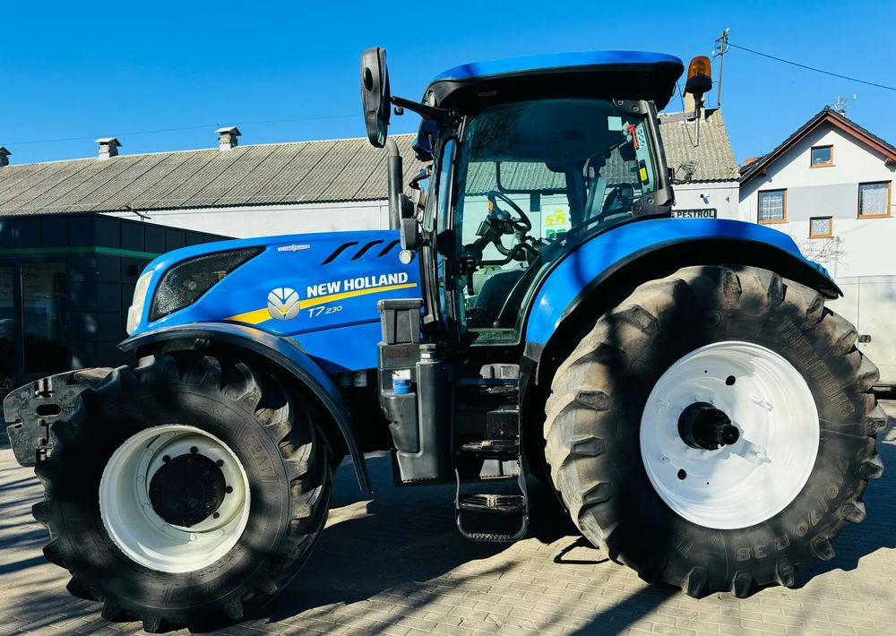New Holland T7.230 - Трактор: снимка 1 New Holland T7.230 - Трактор: снимка 1