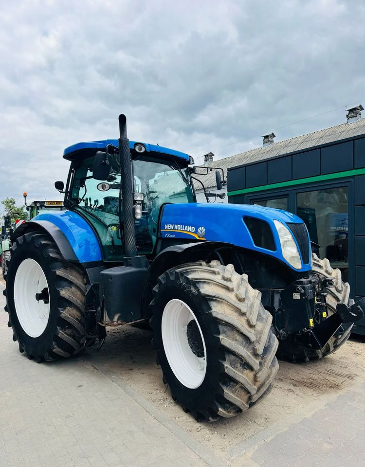 New Holland T7.260 Powercommand - Трактор: снимка 4 New Holland T7.260 Powercommand - Трактор: снимка 4
