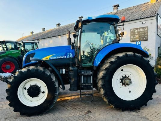 New Holland T7030 - Трактор: снимка 5 New Holland T7030 - Трактор: снимка 5