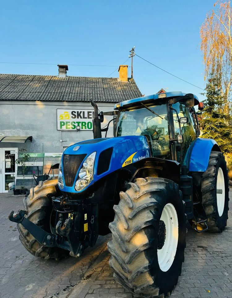 New Holland T7030 - Трактор: снимка 4 New Holland T7030 - Трактор: снимка 4