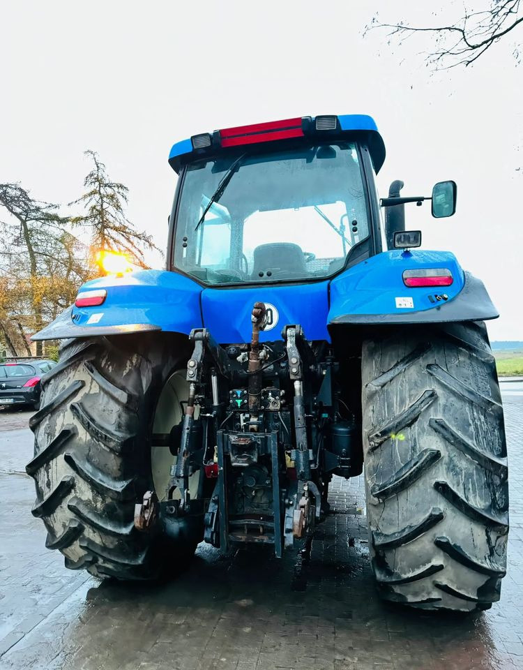 New Holland T8020 - Трактор: снимка 5 New Holland T8020 - Трактор: снимка 5
