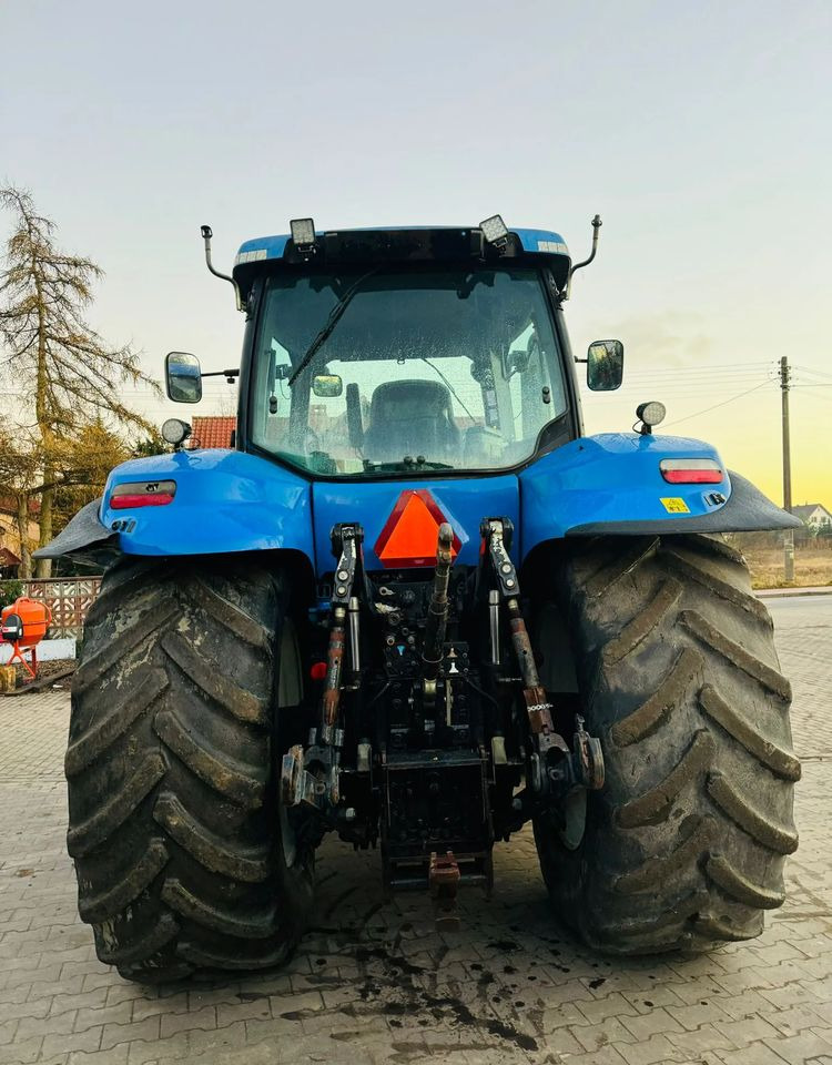 Трактор New Holland T8040: снимка 8