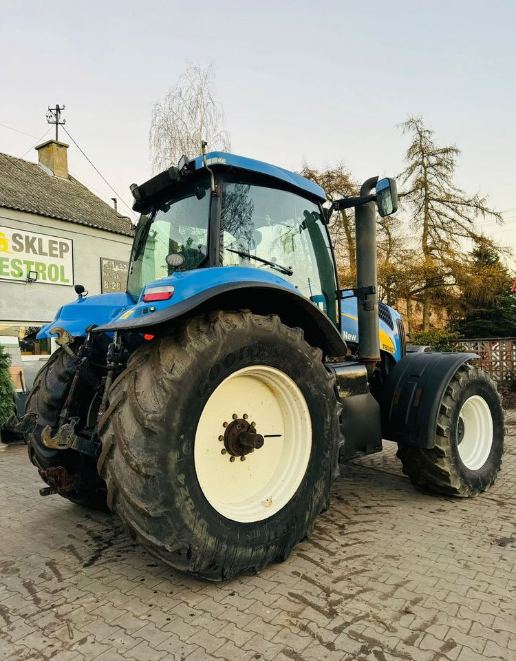 Трактор New Holland T8040: снимка 7
