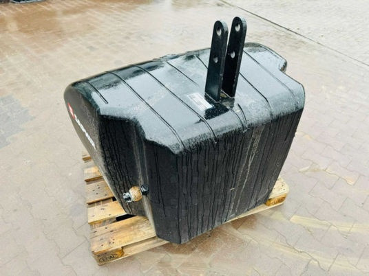 Saphir BALAST do ciągnika SAPHIR 1500 kg, 2022 rok produkcji - Противовес за Трактор: снимка 5 Saphir BALAST do ciągnika SAPHIR 1500 kg, 2022 rok produkcji - Противовес за Трактор: снимка 5