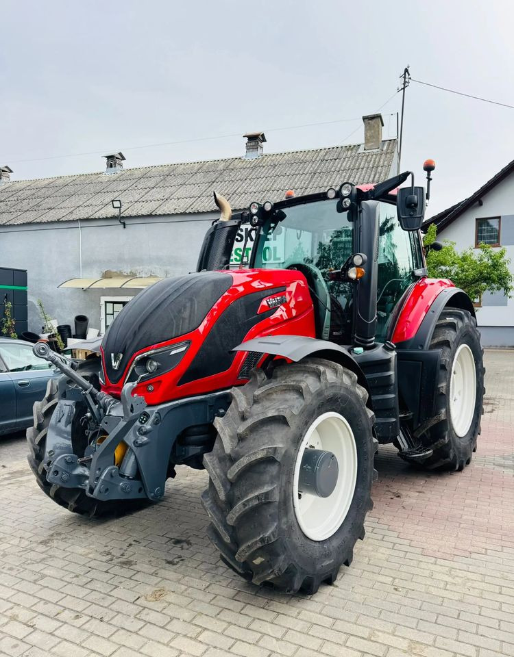 Valtra T154 - Трактор: снимка 1 Valtra T154 - Трактор: снимка 1