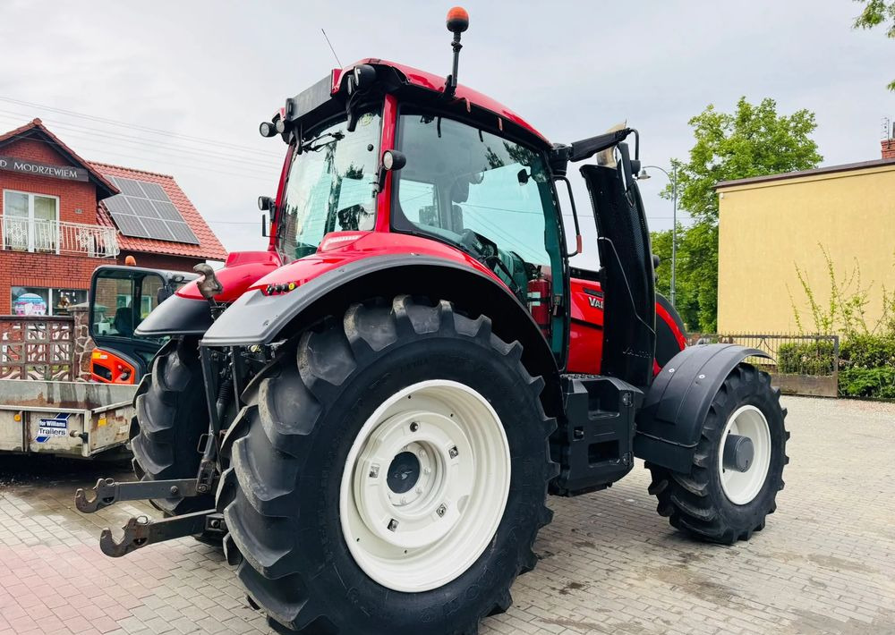 Valtra T154 - Трактор: снимка 4 Valtra T154 - Трактор: снимка 4