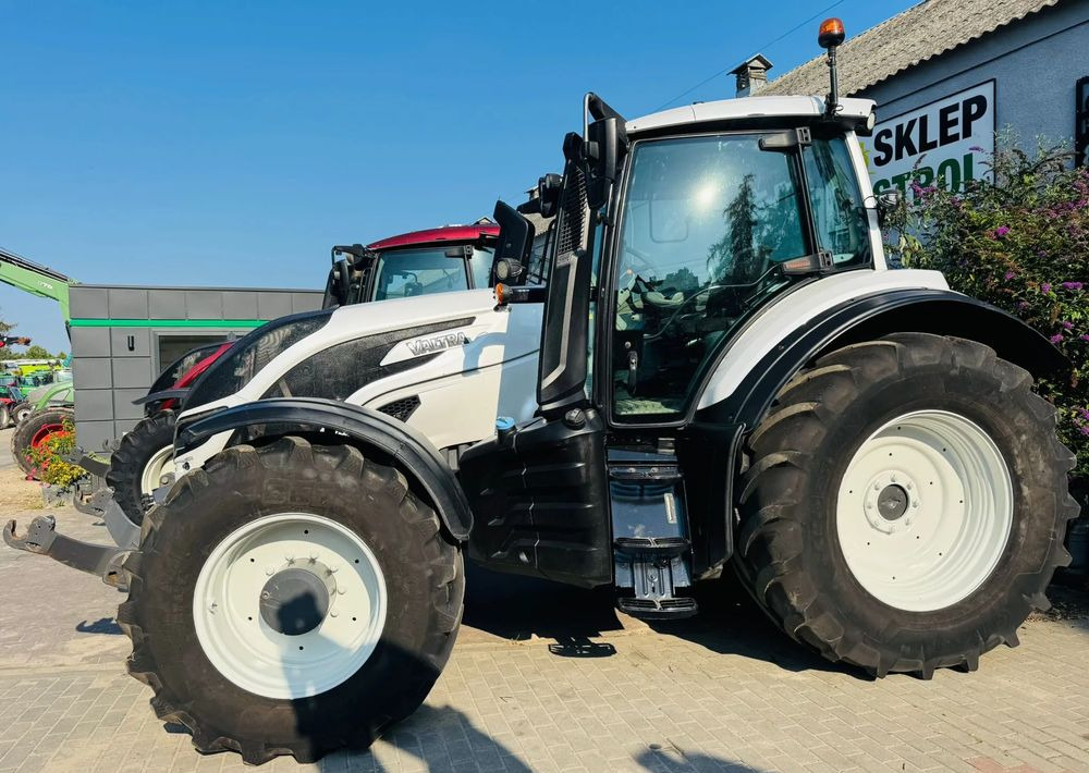 Valtra T174 UNLIMITED Versu - Трактор: снимка 4 Valtra T174 UNLIMITED Versu - Трактор: снимка 4