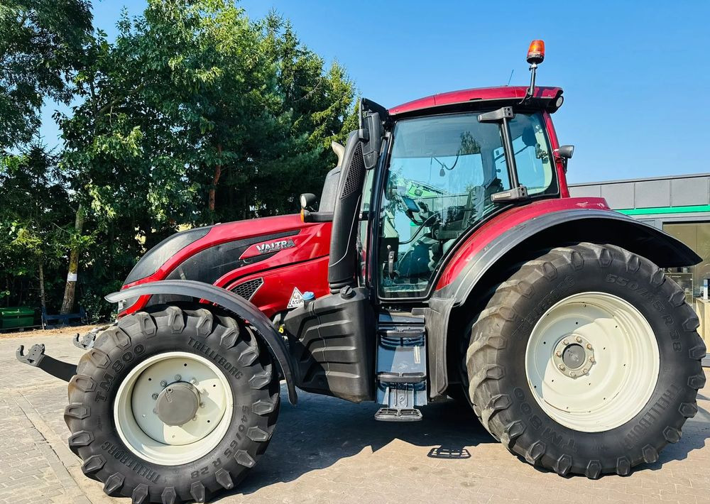 Valtra T174 Versu - Трактор: снимка 2 Valtra T174 Versu - Трактор: снимка 2