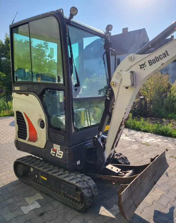 Bobcat E19 - Верижен багер: снимка 3 Bobcat E19 - Верижен багер: снимка 3
