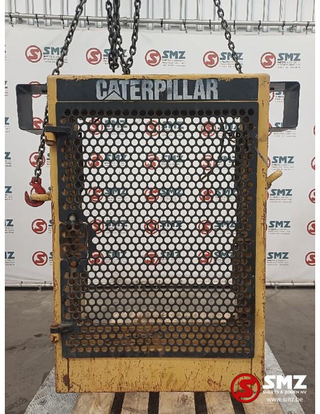 Caterpillar Occ grille D6M Caterpillar - Капо: снимка 1 Caterpillar Occ grille D6M Caterpillar - Капо: снимка 1