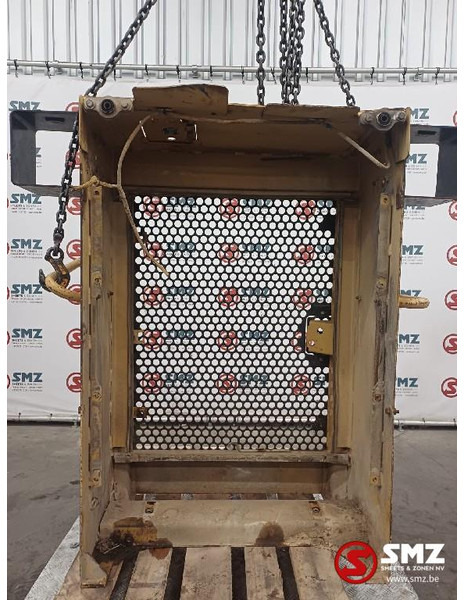 Caterpillar Occ grille D6M Caterpillar - Капо: снимка 2 Caterpillar Occ grille D6M Caterpillar - Капо: снимка 2