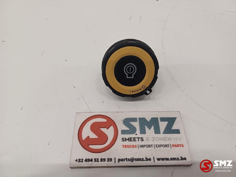 Caterpillar Switch As push botton Caterpillar - Електрическа система за Камион: снимка 1 Caterpillar Switch As push botton Caterpillar - Електрическа система за Камион: снимка 1