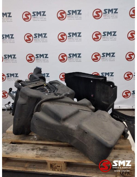 DAF Occ AdBlue tank 90L DAF XF106 - Горивна система за Камион: снимка 2 DAF Occ AdBlue tank 90L DAF XF106 - Горивна система за Камион: снимка 2