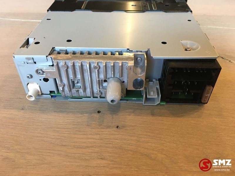 DAF Occ radio DAF OEM 2278095-1858912 - Табло за Камион: снимка 5 DAF Occ radio DAF OEM 2278095-1858912 - Табло за Камион: снимка 5