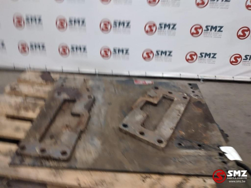 Iveco Occ montageplaat koppelschotel Iveco - Седло за Камион: снимка 2 Iveco Occ montageplaat koppelschotel Iveco - Седло за Камион: снимка 2