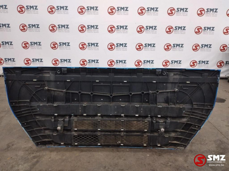 Iveco Occ voorgrille/ motorkap Iveco Stralis 504170809 - Радиаторна решетка за Камион: снимка 2 Iveco Occ voorgrille/ motorkap Iveco Stralis 504170809 - Радиаторна решетка за Камион: снимка 2