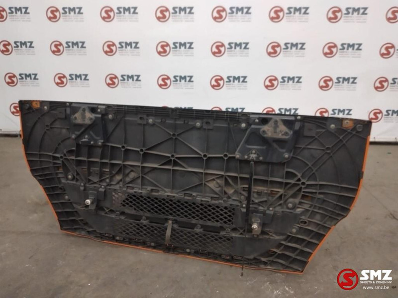 Iveco Occ voorpaneel grille Iveco - Радиаторна решетка за Камион: снимка 2 Iveco Occ voorpaneel grille Iveco - Радиаторна решетка за Камион: снимка 2