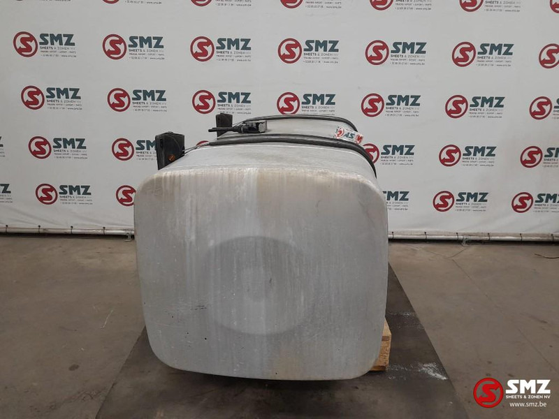 MAN Occ brandstoftank 600L + steunen MAN - Резервоар за гориво за Камион: снимка 4 MAN Occ brandstoftank 600L + steunen MAN - Резервоар за гориво за Камион: снимка 4