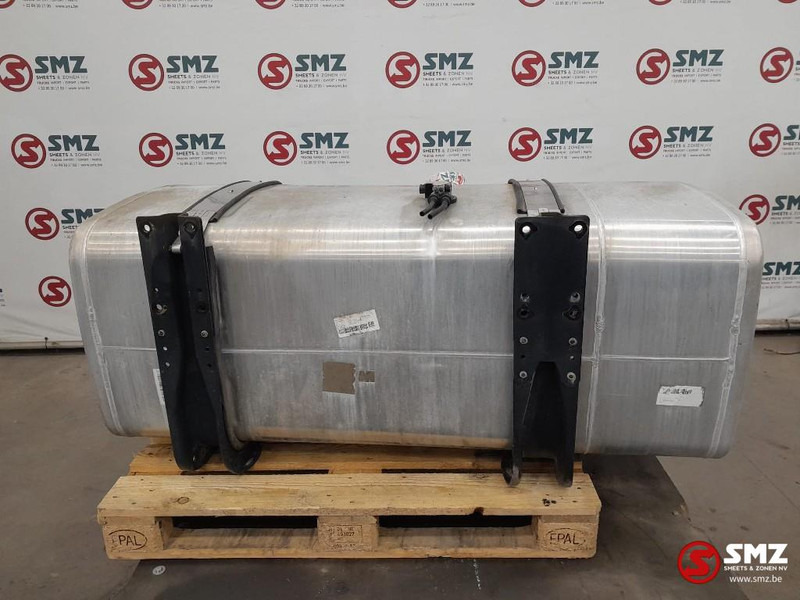 MAN Occ brandstoftank 600L + steunen MAN - Резервоар за гориво за Камион: снимка 2 MAN Occ brandstoftank 600L + steunen MAN - Резервоар за гориво за Камион: снимка 2