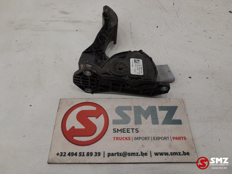 MAN Occ gaspedaal MAN - Кабина и интериор за Камион: снимка 4 MAN Occ gaspedaal MAN - Кабина и интериор за Камион: снимка 4