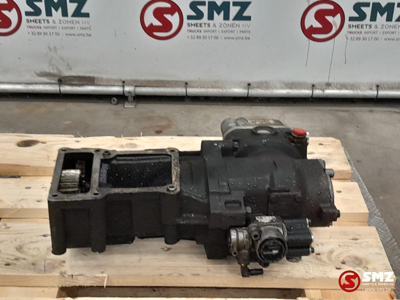 Двигател и части за Камион MAN Occ luchtcompressor D2676 MAN: снимка 1