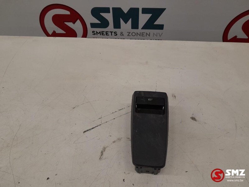 MAN Occ vensterschakelaar MAN TGS 81258067095 - Кабина и интериор за Камион: снимка 1 MAN Occ vensterschakelaar MAN TGS 81258067095 - Кабина и интериор за Камион: снимка 1