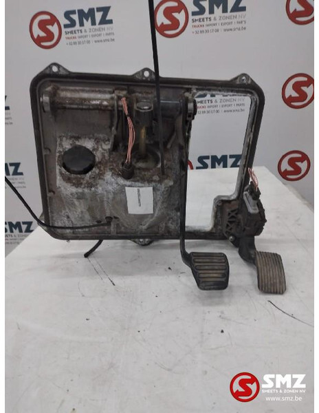 MAN Occ voetremventiel + gaspedaal MAN TGS 81521306298 - Кабина и интериор за Камион: снимка 3 MAN Occ voetremventiel + gaspedaal MAN TGS 81521306298 - Кабина и интериор за Камион: снимка 3