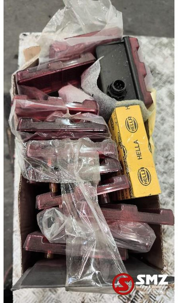 Mercedes-Benz Lot onderdelen Mercedes - Заден фар за Камион: снимка 1 Mercedes-Benz Lot onderdelen Mercedes - Заден фар за Камион: снимка 1