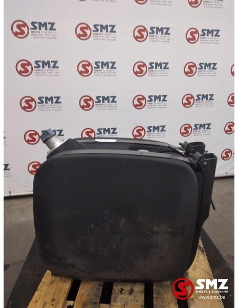 Mercedes-Benz Occ AdBluetank 95L Mercedes Actros MP3 A9304701415 - Горивна система за Камион: снимка 3 Mercedes-Benz Occ AdBluetank 95L Mercedes Actros MP3 A9304701415 - Горивна система за Камион: снимка 3