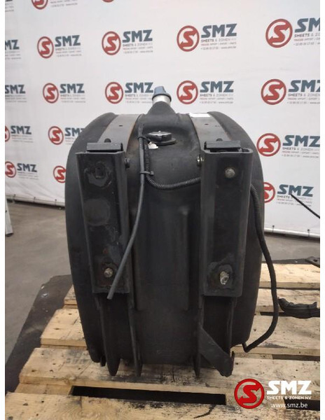 Mercedes-Benz Occ AdBluetank 95L Mercedes Actros MP3 A9304701415 - Горивна система за Камион: снимка 2 Mercedes-Benz Occ AdBluetank 95L Mercedes Actros MP3 A9304701415 - Горивна система за Камион: снимка 2