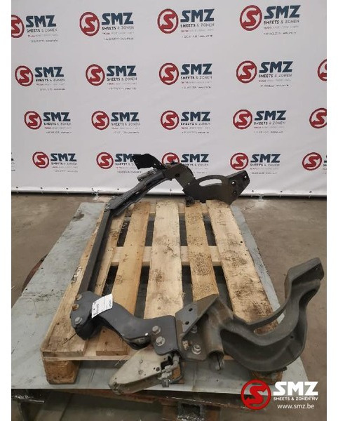 Mercedes-Benz Occ cabine ophanging achter - Окачване на кабината за Камион: снимка 1 Mercedes-Benz Occ cabine ophanging achter - Окачване на кабината за Камион: снимка 1