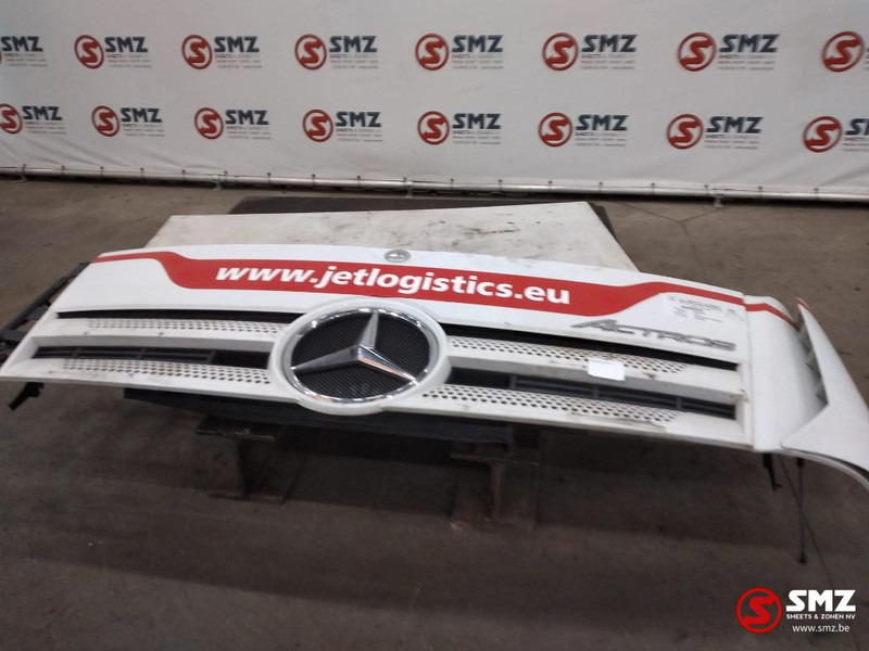 Mercedes-Benz Occ motorkap + windgeleider links Mercedes - Капо за Камион: снимка 1 Mercedes-Benz Occ motorkap + windgeleider links Mercedes - Капо за Камион: снимка 1
