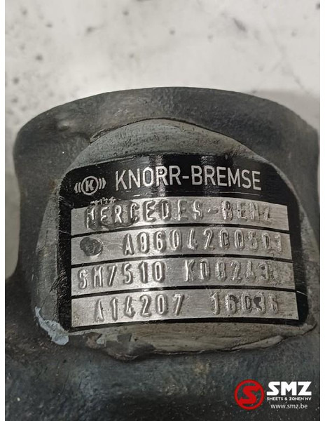Mercedes-Benz Occ remklauw links Mercedes - Спирачен апарат за Камион: снимка 3 Mercedes-Benz Occ remklauw links Mercedes - Спирачен апарат за Камион: снимка 3